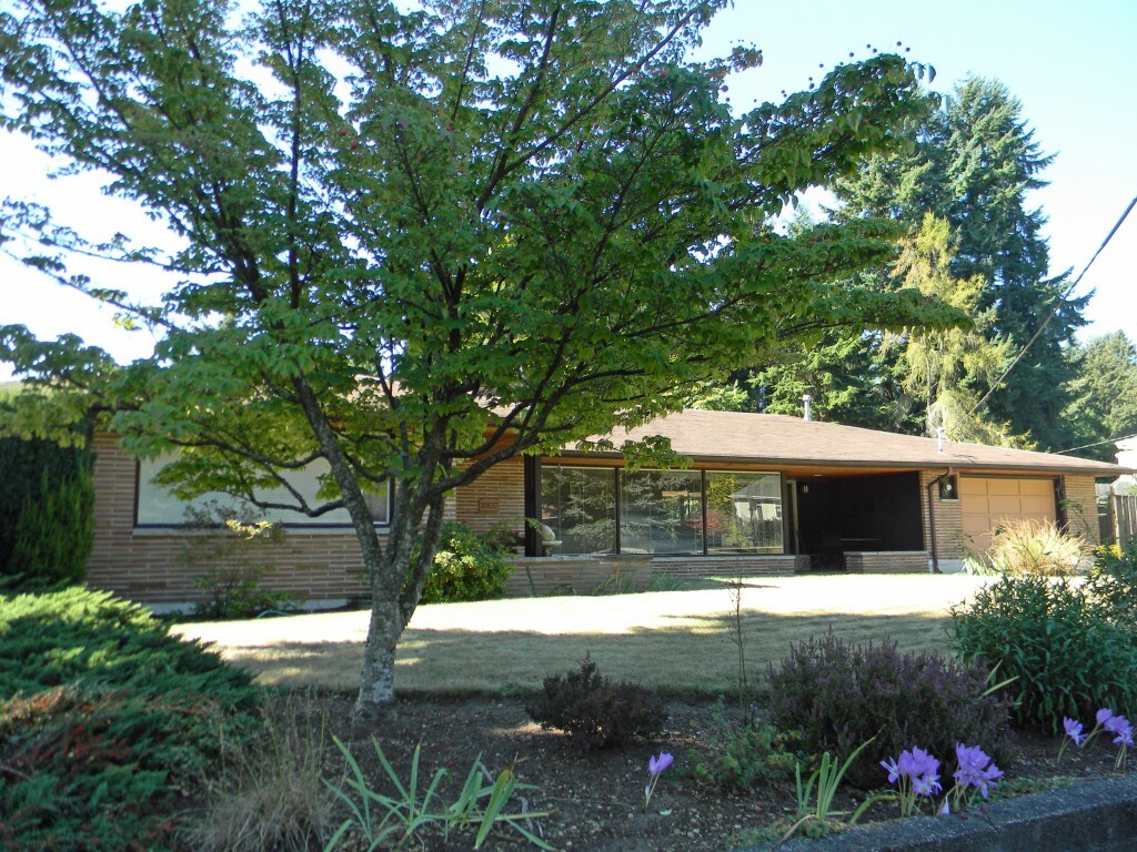 Property Photo:  20837 2nd Place SW  WA 98166 