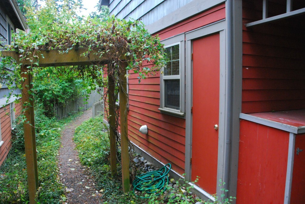 Property Photo:  1501 W St  WA 98368 