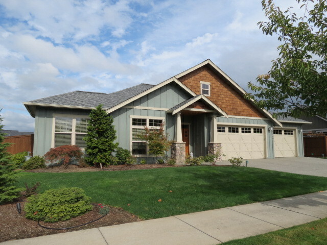 Property Photo:  1744 Pine St  WA 98264 