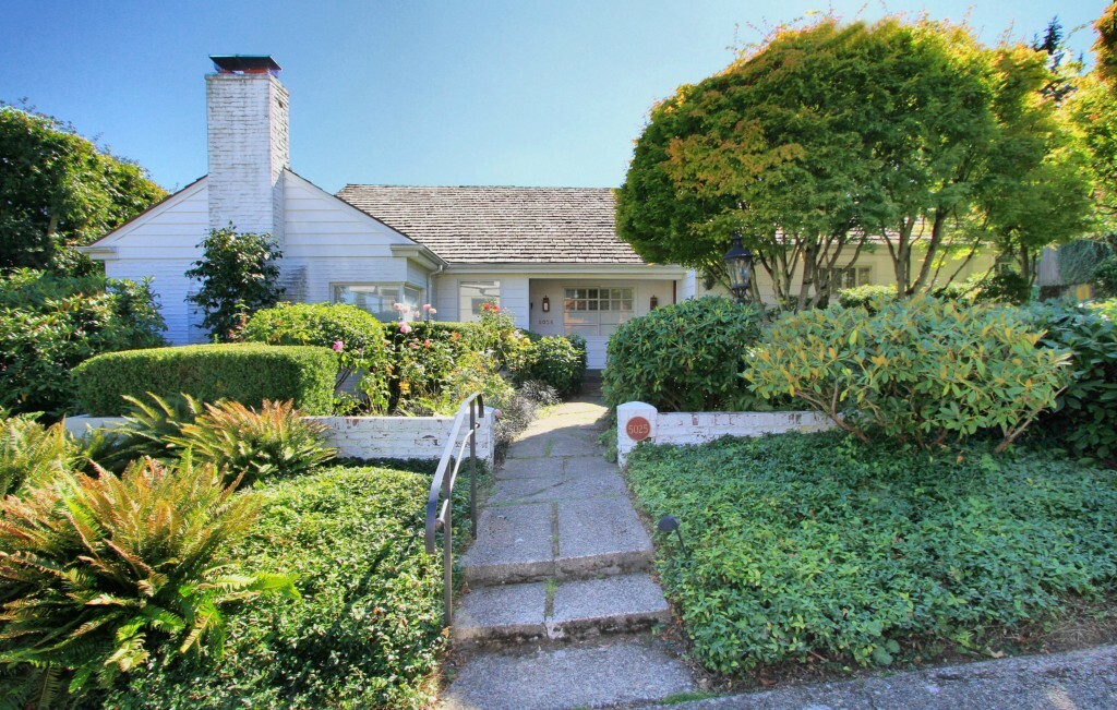 Property Photo: 5025 NE 73rd St WA 98115