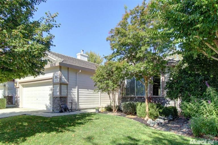 Property Photo: 320 Eastbrook Cir CA 95835