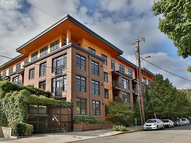 Property Photo:  2350 NW Savier St 124  OR 97210 