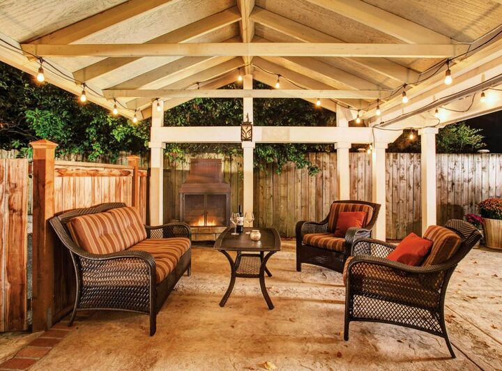 Property Photo:  7624 115th Place NE  WA 98033 