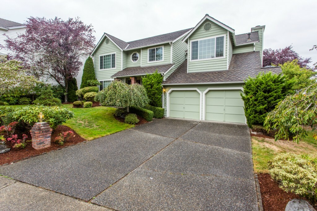 Property Photo:  12424 NE 160th St  WA 98072 