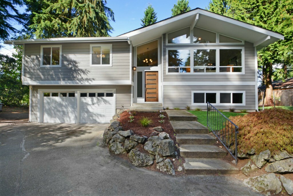 Property Photo:  12416 NE 65th Lane  WA 98033 