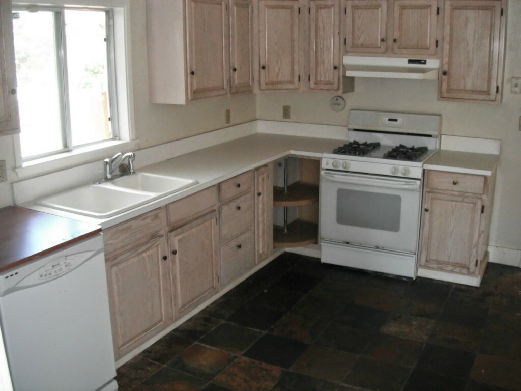 Property Photo:  923 S Junett St  WA 98405 