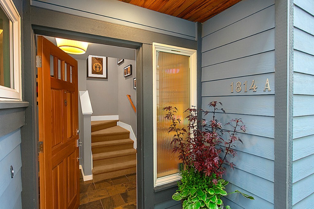 Property Photo: 1814A 24th Ave WA 98122