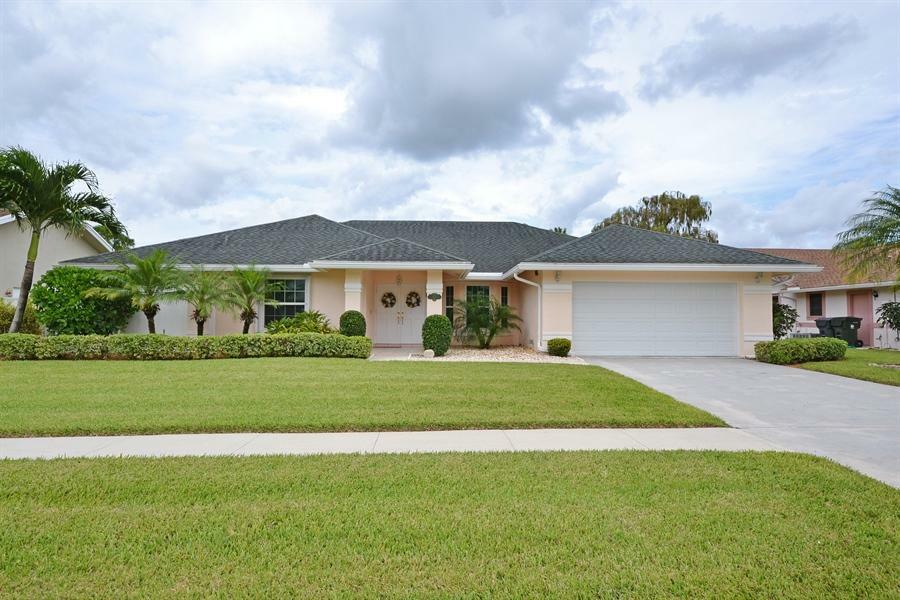 Property Photo: 827 Caraway Court FL 33414