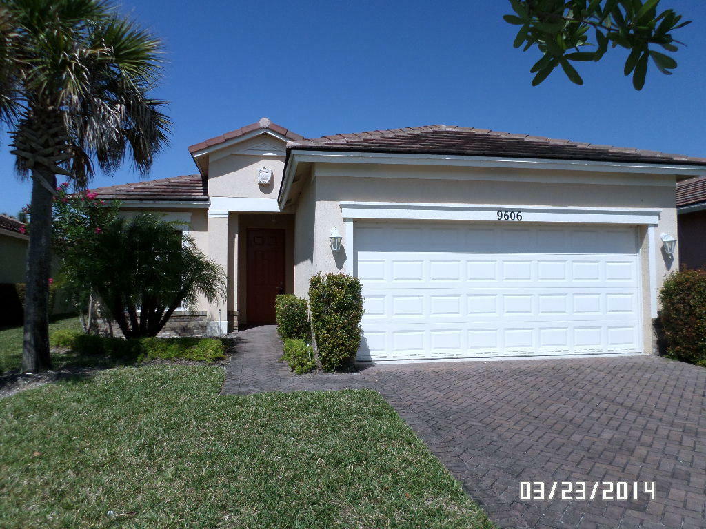 Property Photo:  9606 SW Flowermound Circle  FL 34987 