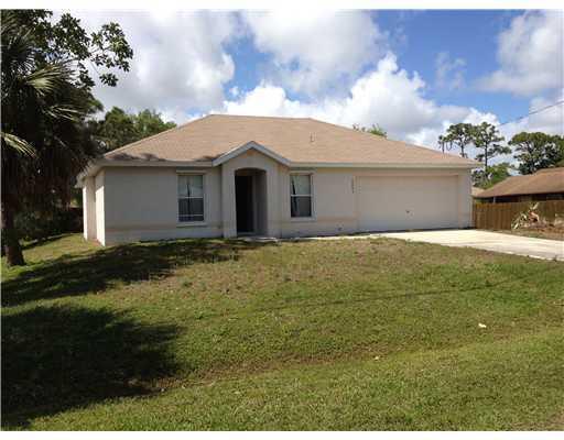 Property Photo: 6003 Cassia Drive FL 34982