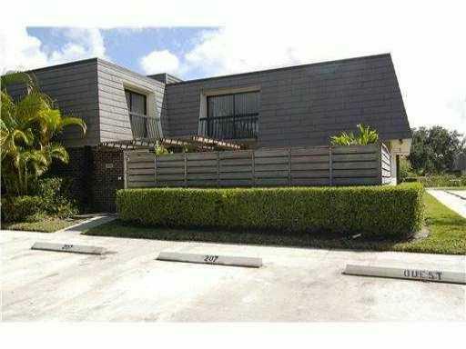 Property Photo: 207 2nd Terrace FL 33418