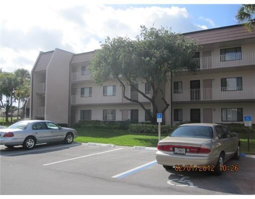 Property Photo:  4489 Luxemburg Court 101  FL 33467 