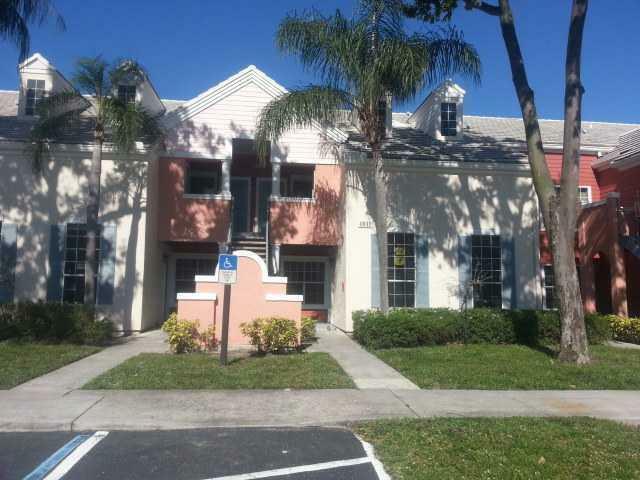 Property Photo:  1011 Crystal Way E  FL 33444 