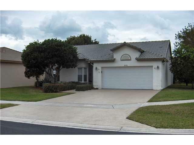 Property Photo:  8520 Golden Cypress Court  FL 33467 