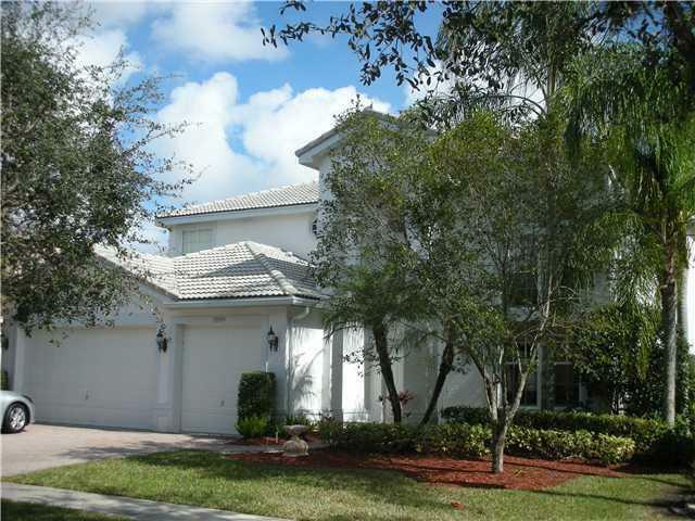 Property Photo:  19299 Skyridge Circle  FL 33498 