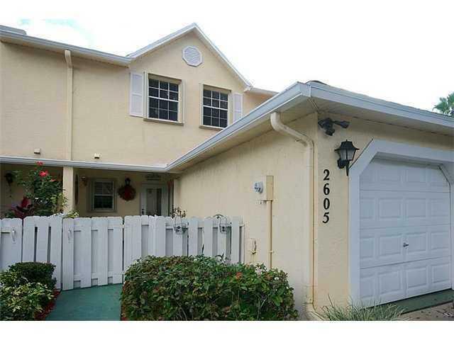 Property Photo:  2605 Maplewood Drive  FL 33415 