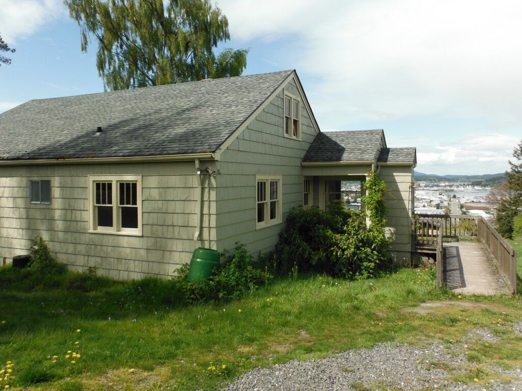 Property Photo:  602 Longview  WA 98221 