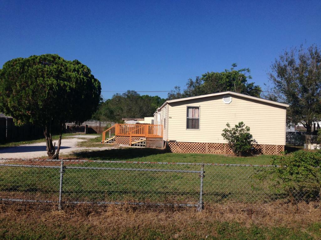 1113 W Joy  Fort Pierce FL 34950 photo