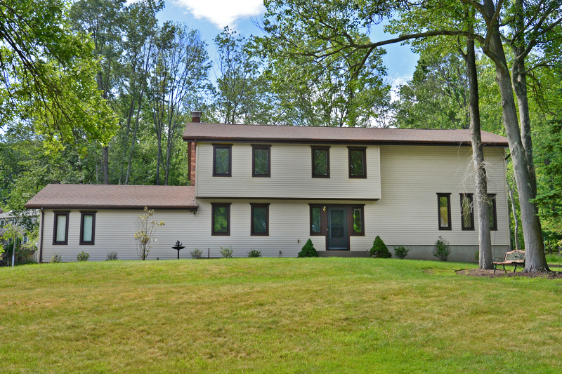 Property Photo:  26 Red Barn Lane  NJ 07869 