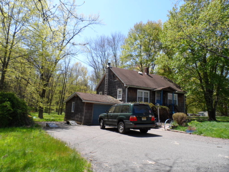 Property Photo:  10 Thoresen Rd  NJ 07059 