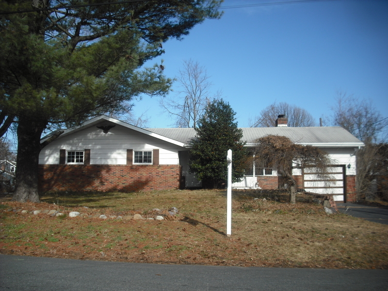 Property Photo:  39 Cedar Rd  NJ 07444 