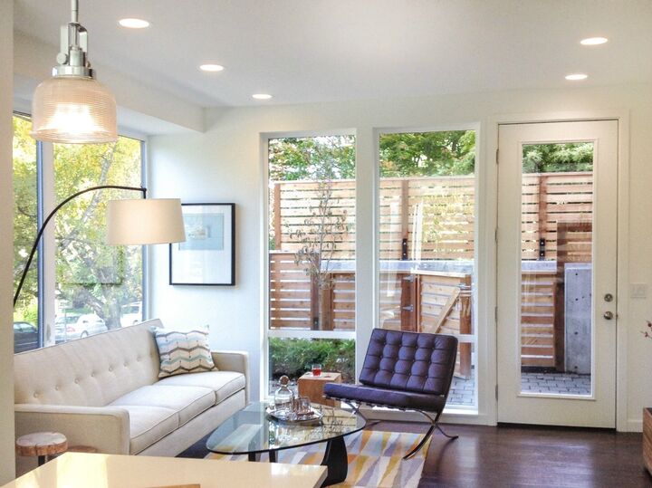 Property Photo: 250 E Roanoke St WA 98102