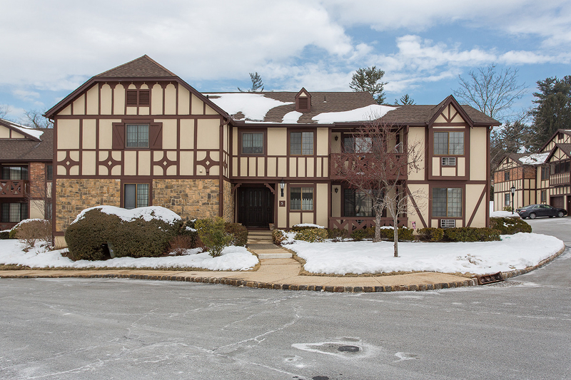 Property Photo:  5 Avon Ct  NJ 07928 