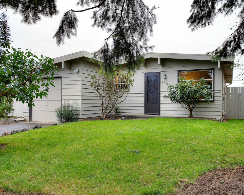 Property Photo:  4905 N Vassault St  WA 98407 