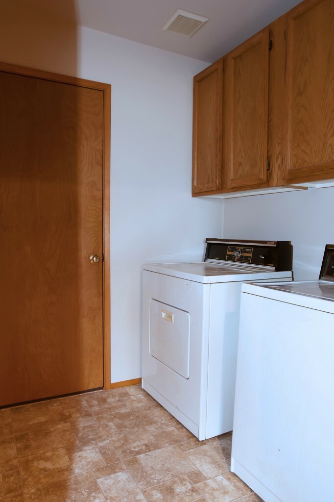 Property Photo: 1600 Alderwood Dr WA 98801