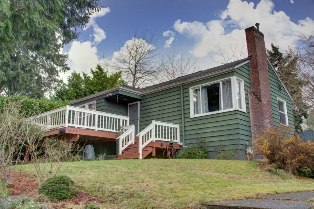 Property Photo:  4623 49th Ave S  WA 98118 