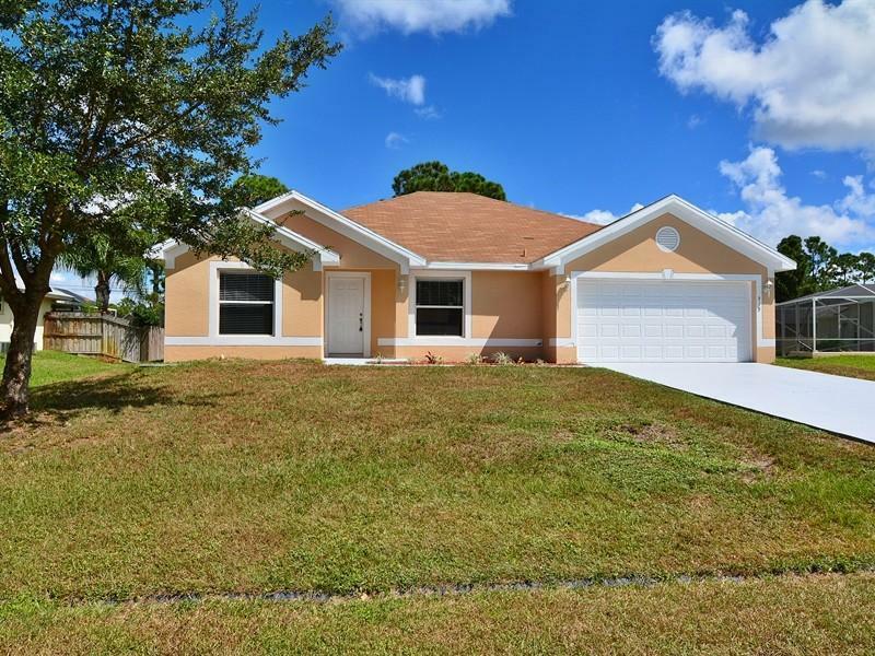 Property Photo:  915 SW Cecil Lane  FL 34953 