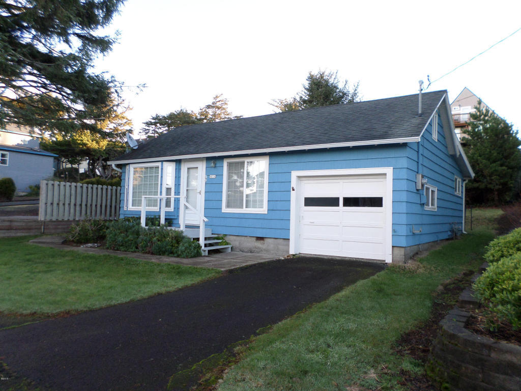 Property Photo: 4816 SW Beach Avenue OR 97367