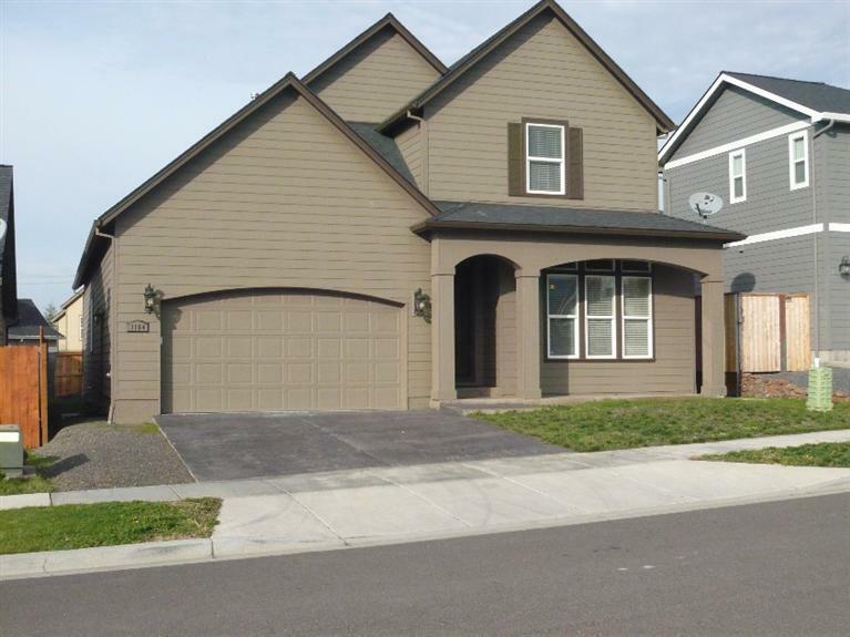 Property Photo: 1154 Ashford Way OR 97504