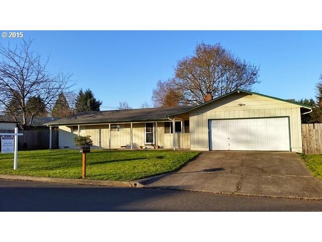 Property Photo:  517 Dean Ave  OR 97404 