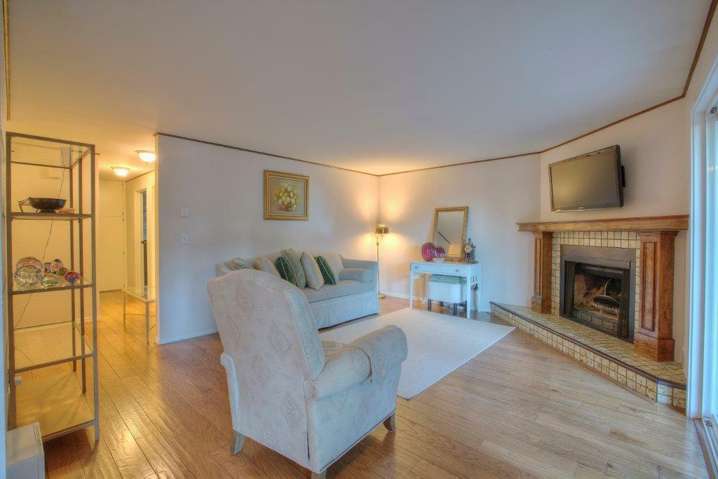 Property Photo: 8414 240th St SW B101 WA 98026