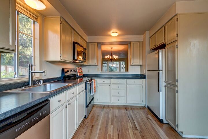 Property Photo:  12818  103rd Place NE  WA 98034 