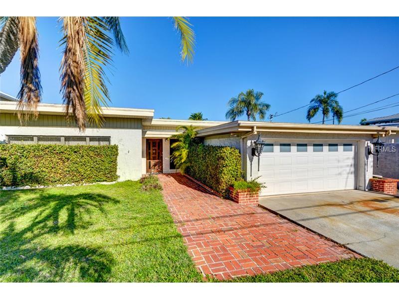 Property Photo: 858 Bay Point Dr FL 33708