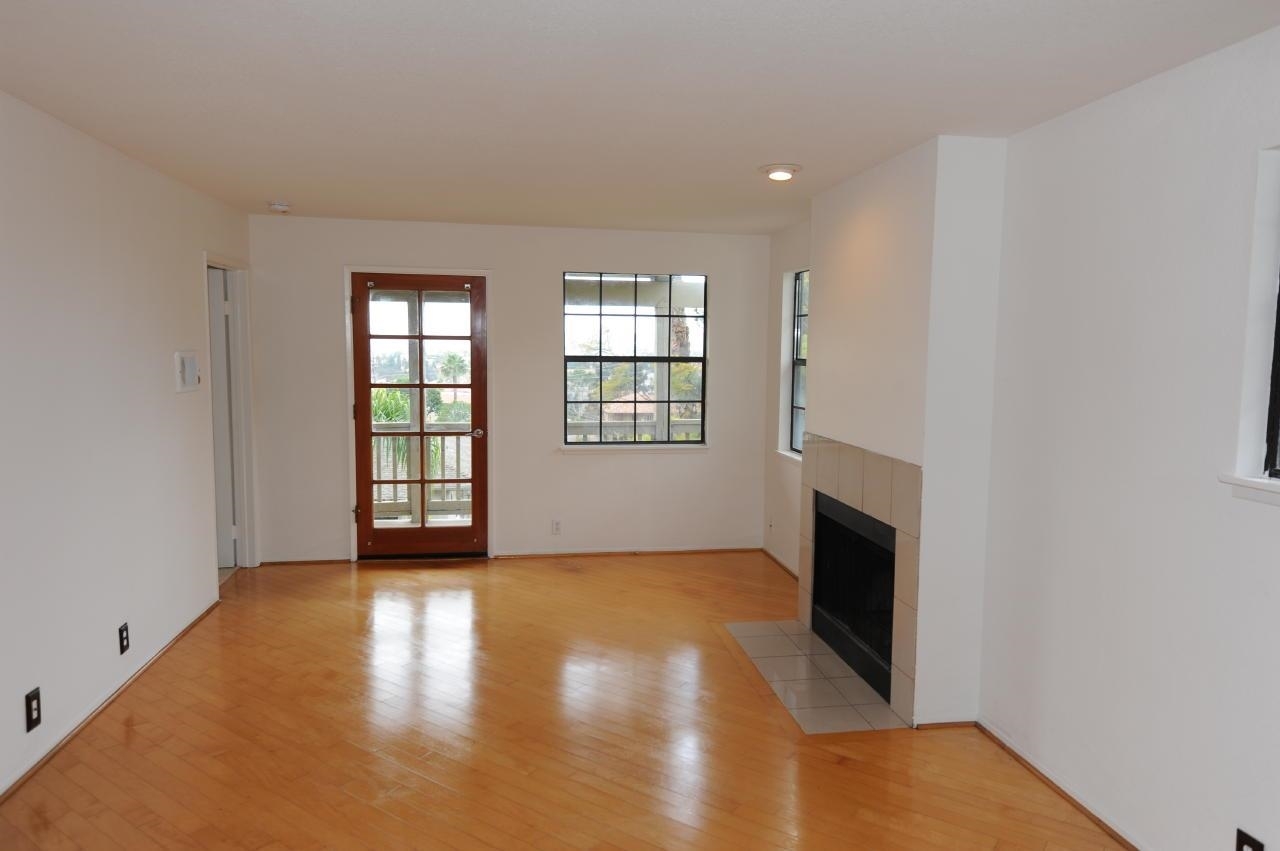 Property Photo:  3965 Hortensia Street D6  CA 92110 