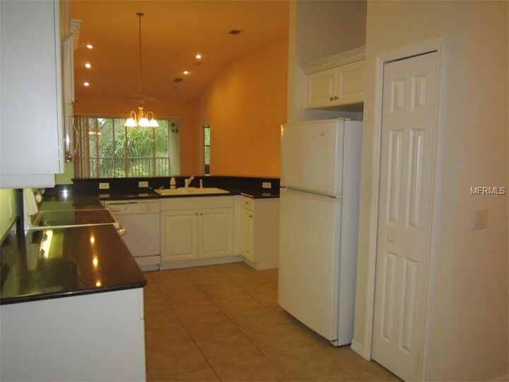 Property Photo: 5513 Key West Place A-04 FL 34203