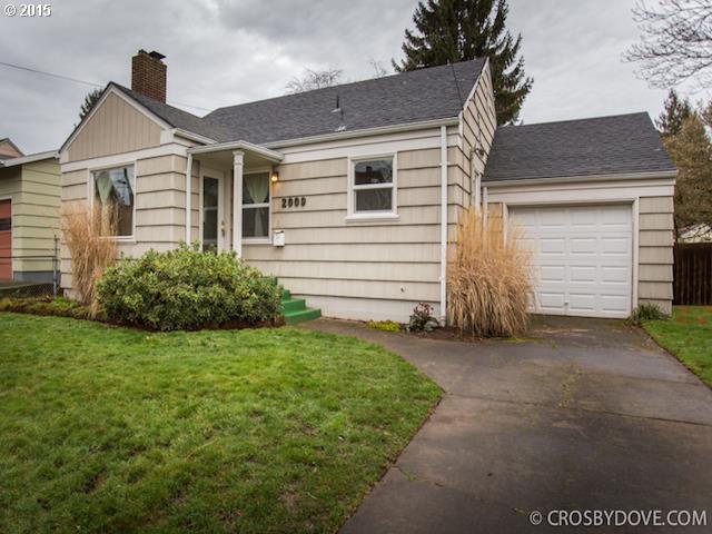 Property Photo: 2009 NE Junior St OR 97211