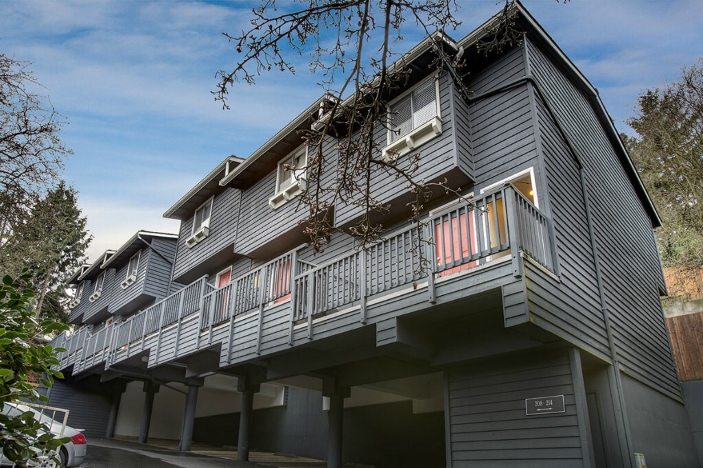 Property Photo: 301 W Raye St 212 WA 98119