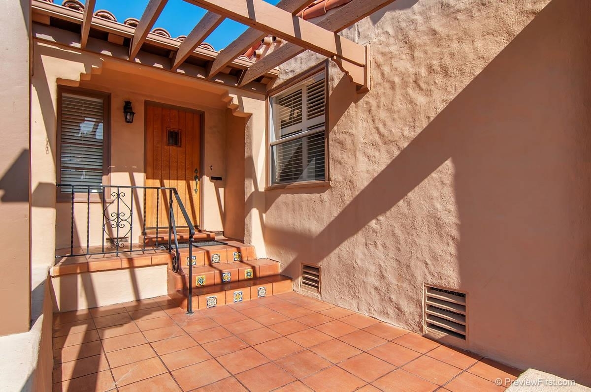 Property Photo:  1020 Redwood St  CA 92103 