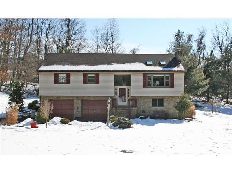 Property Photo:  133 Valley View Dr  PA 15367 