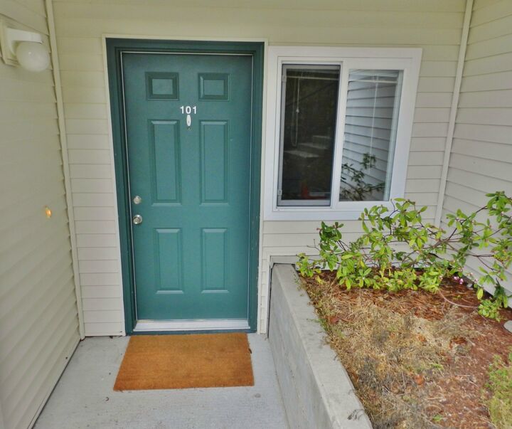 Property Photo:  14716 1st Lane NE 101  WA 98019 