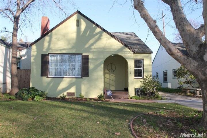 2677 Freeport Boulevard  Sacramento CA 95818 photo