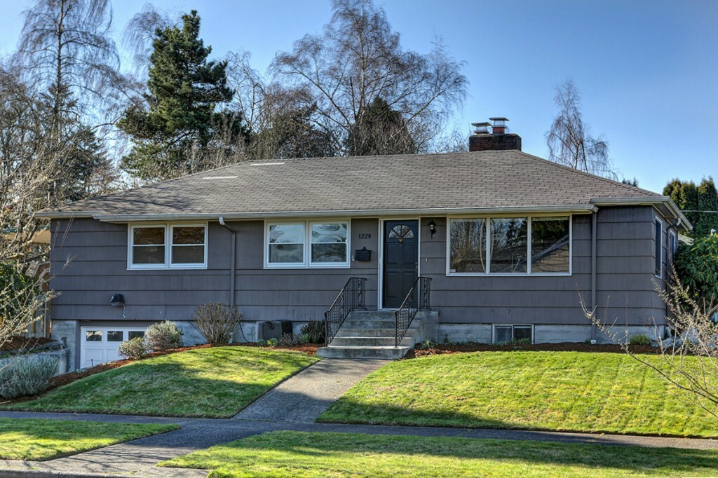 Property Photo:  1220 N Mullen St  WA 98406 