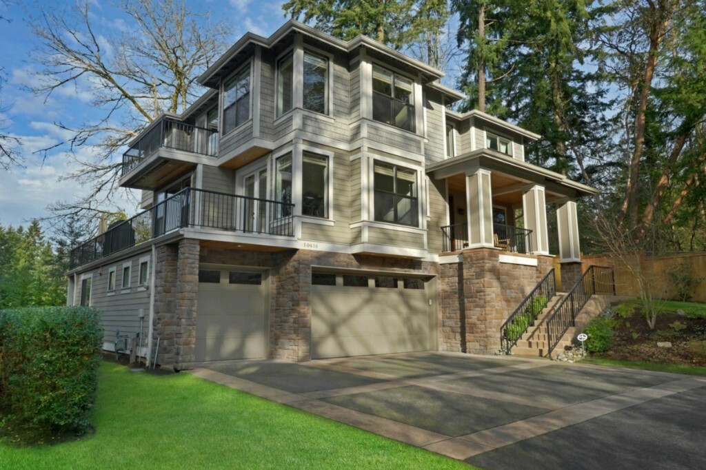 Property Photo:  10616 SE 25th St  WA 98004 