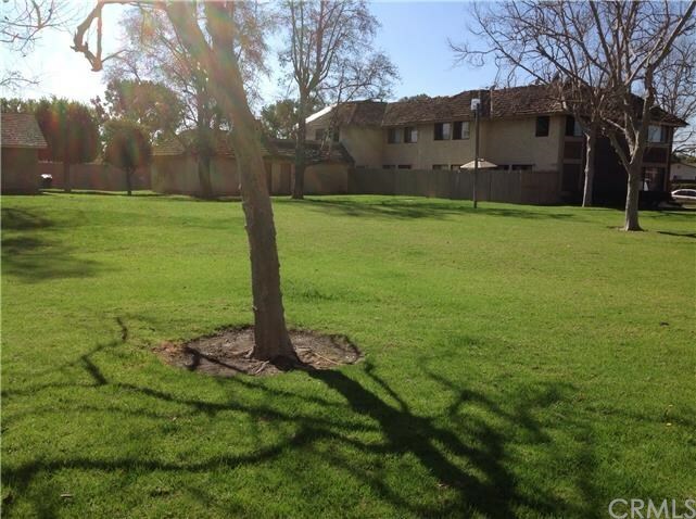 Property Photo: 941 S Downey Place 19 CA 92804
