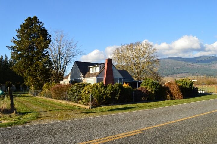 Property Photo: 25807 Minkler Rd WA 98284