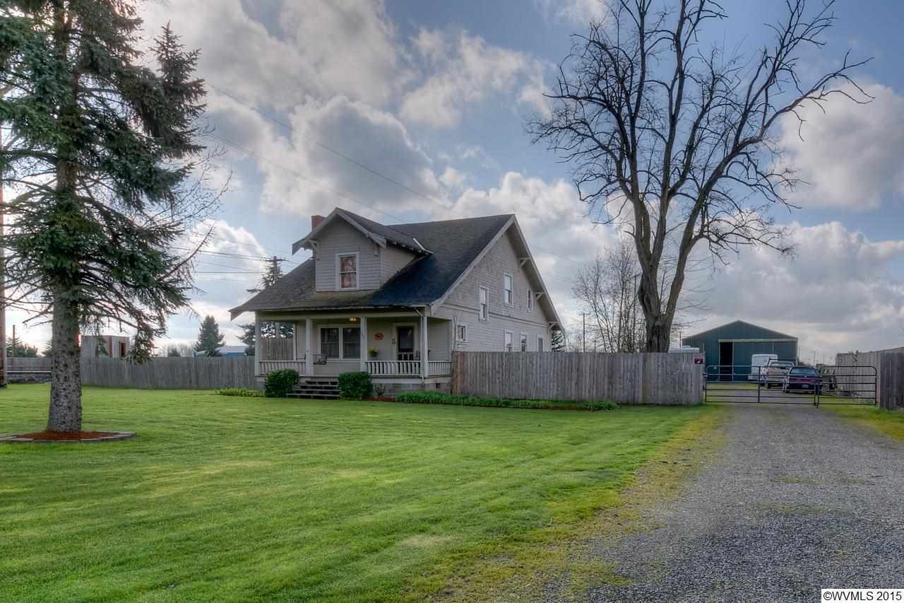 Property Photo: 7940 Highway 219 NE OR 97071